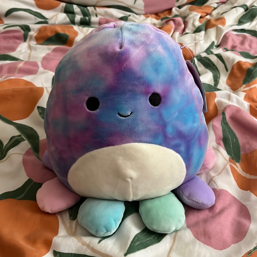Mary the octopus squishmallow